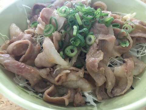 豚の生姜焼き丼。